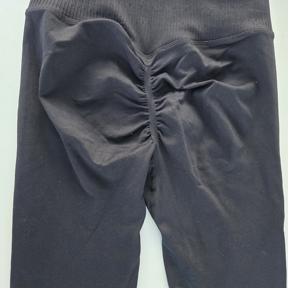 Women's Black leggings and cropped shirt size small - Picture 5 of 11